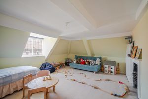 Play room / Study- click for photo gallery